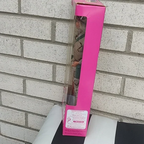 1992 Army Barbie - Picture 6 of 11